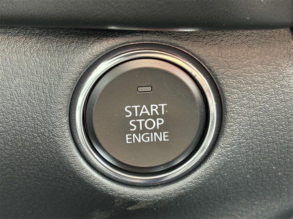 Vehicle image 19 of 34
