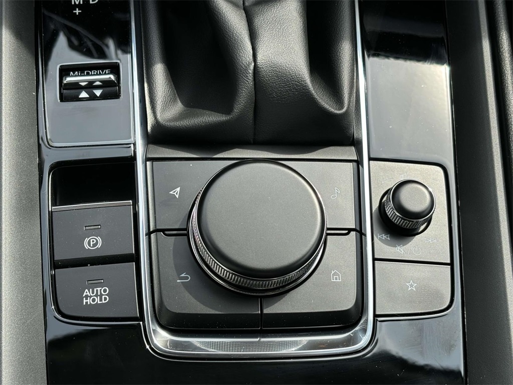 Vehicle image 24 of 34