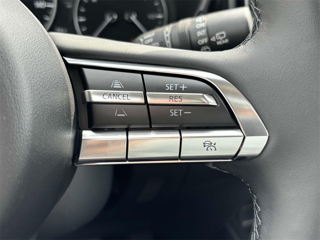 Vehicle image 18 of 34
