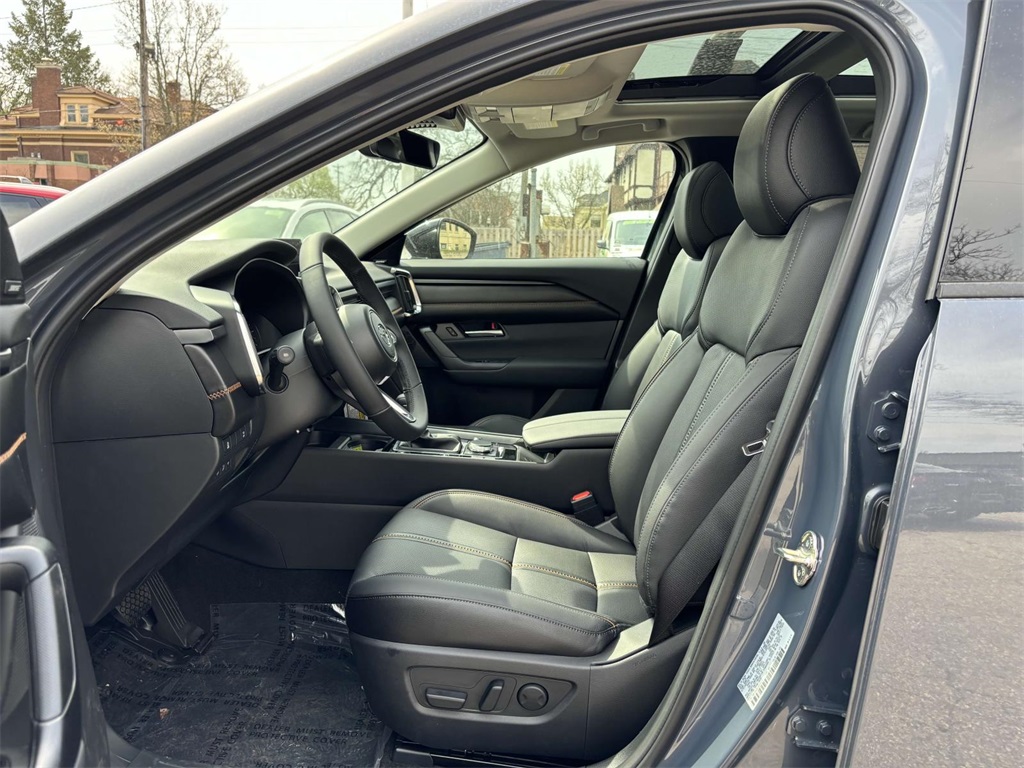 Vehicle image 8 of 34