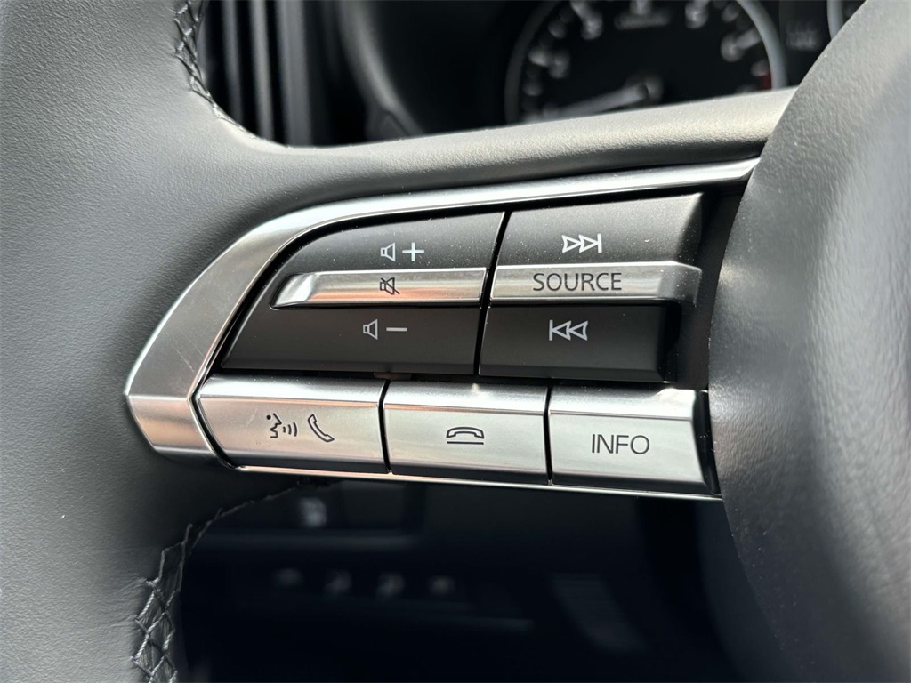 Vehicle image 17 of 34