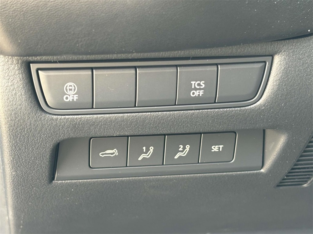 Vehicle image 16 of 34