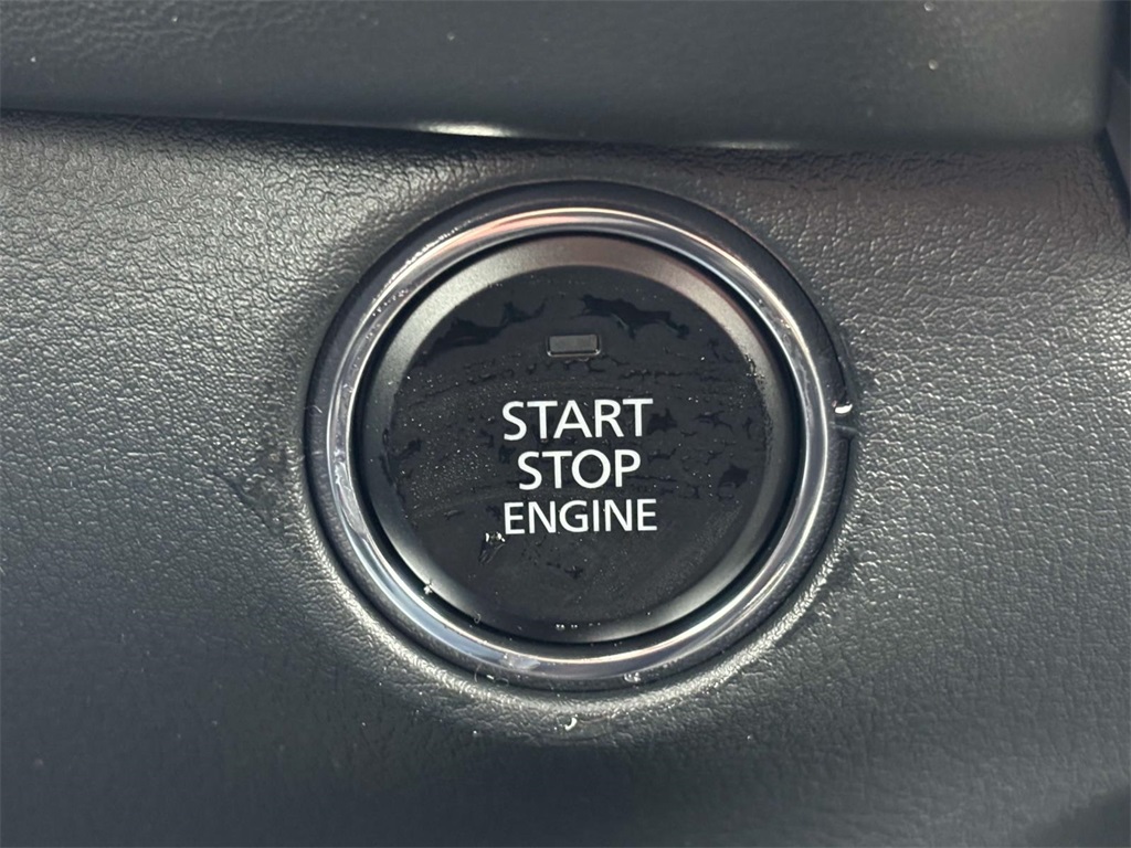 Vehicle image 19 of 34