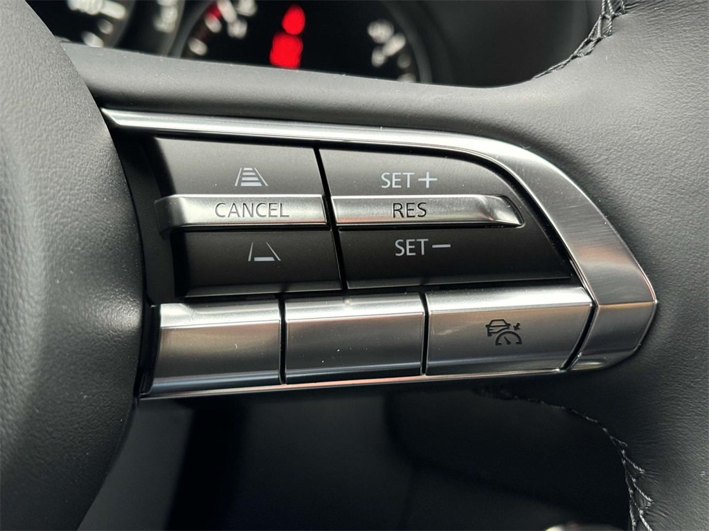 Vehicle image 18 of 34