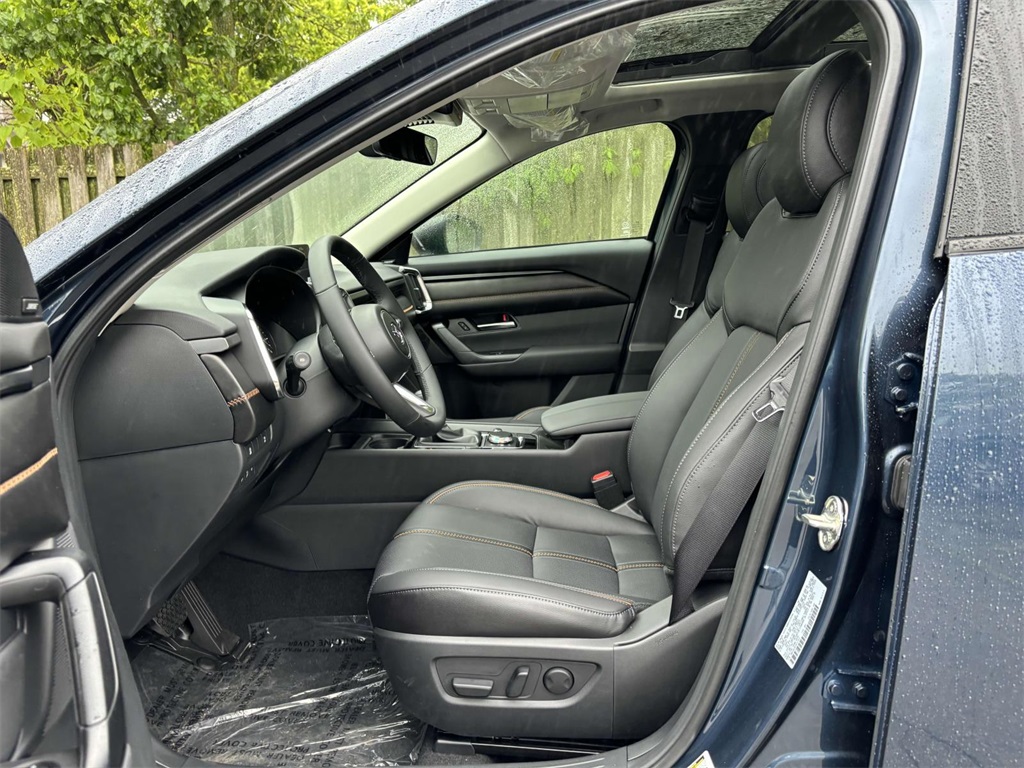 Vehicle image 8 of 34