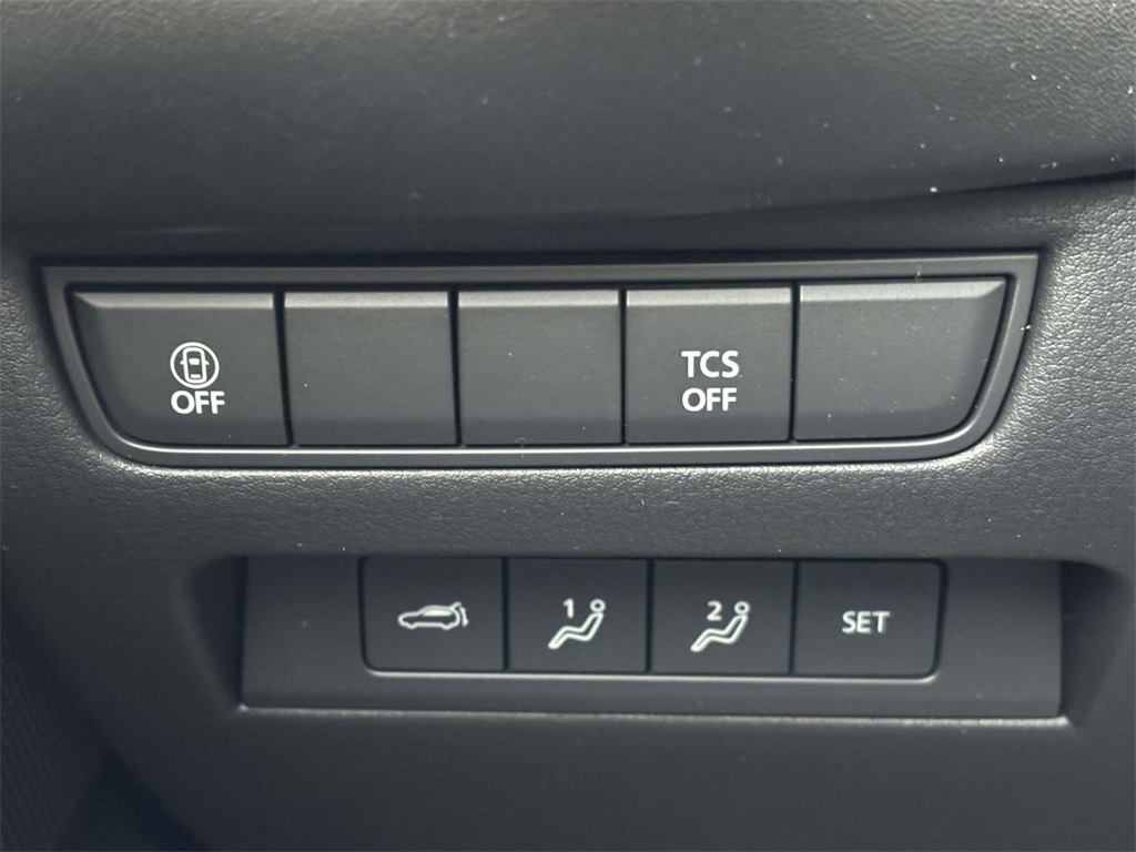 Vehicle image 16 of 34