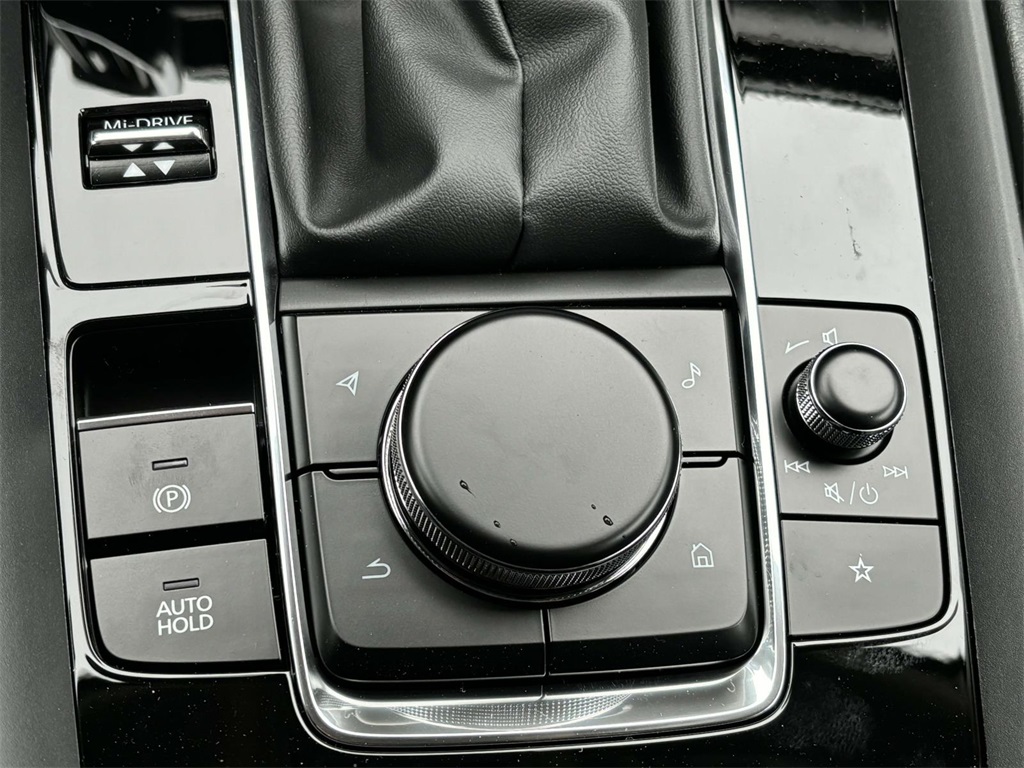 Vehicle image 24 of 34