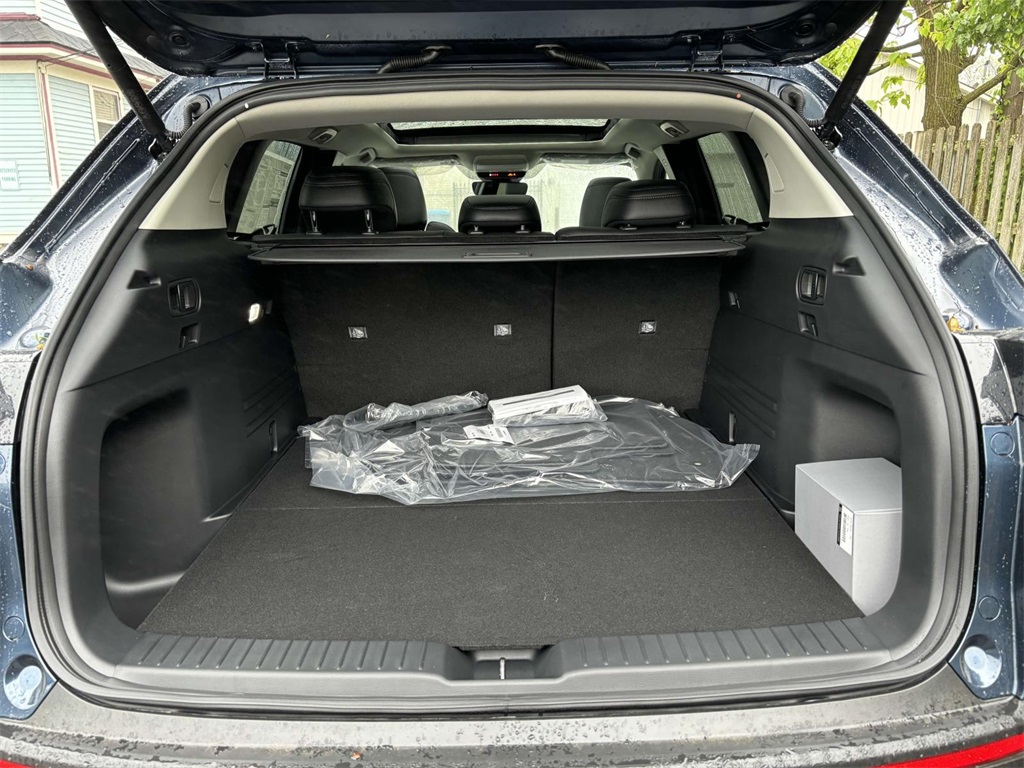 Vehicle image 32 of 34