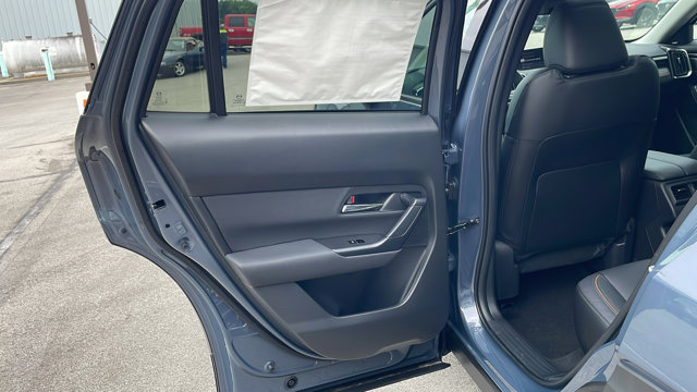Vehicle image 16 of 41