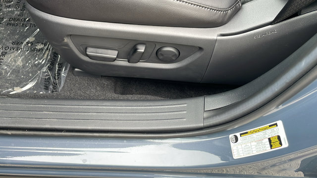 Vehicle image 31 of 41