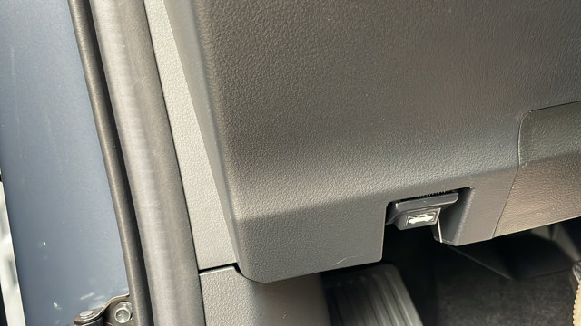 Vehicle image 34 of 41