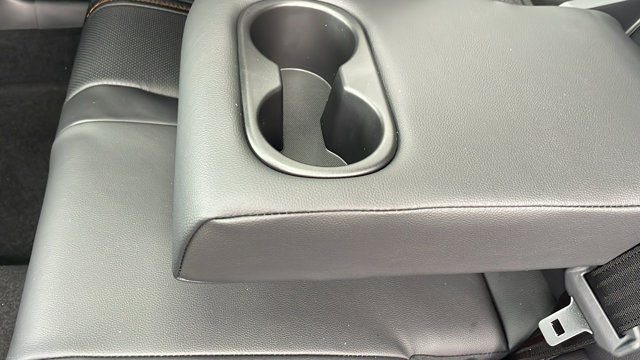 Vehicle image 39 of 41