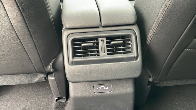 Vehicle image 28 of 41