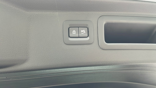 Vehicle image 27 of 41