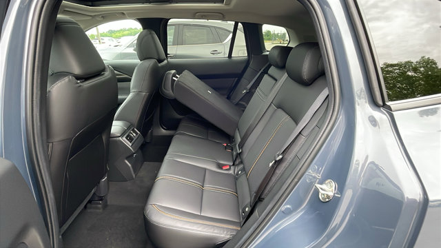 Vehicle image 14 of 41