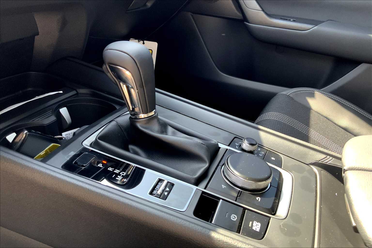 2025 Mazda CX-50 2.5 S Select Package Image 13 of 20