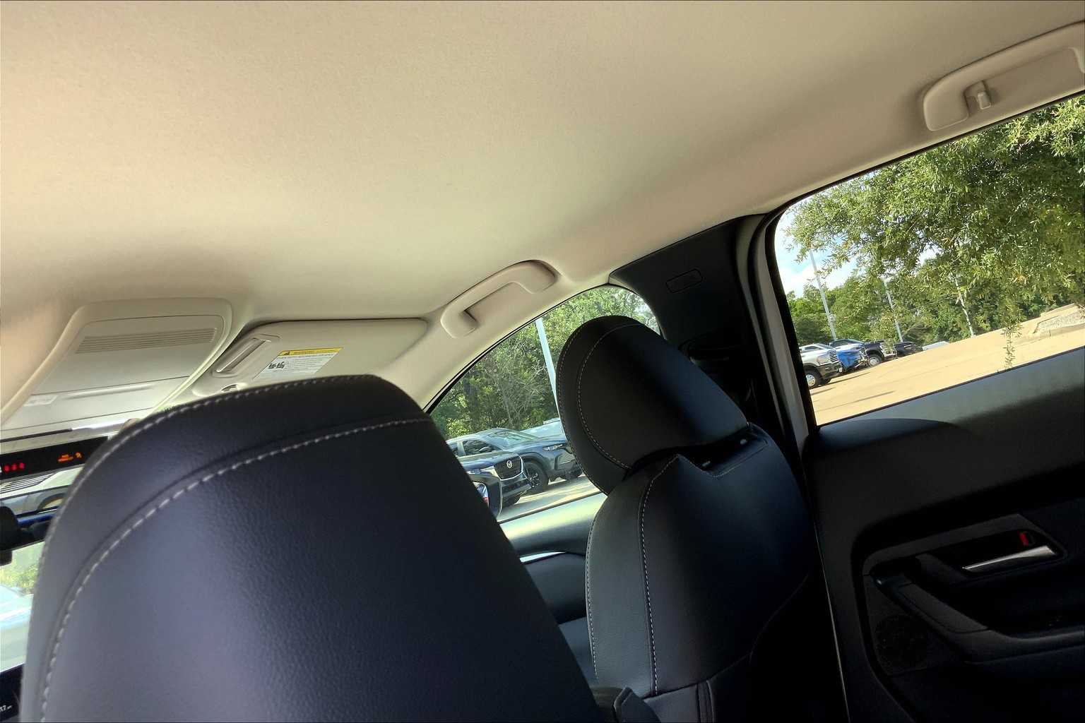 2025 Mazda CX-50 2.5 S Select Package Image 9 of 20