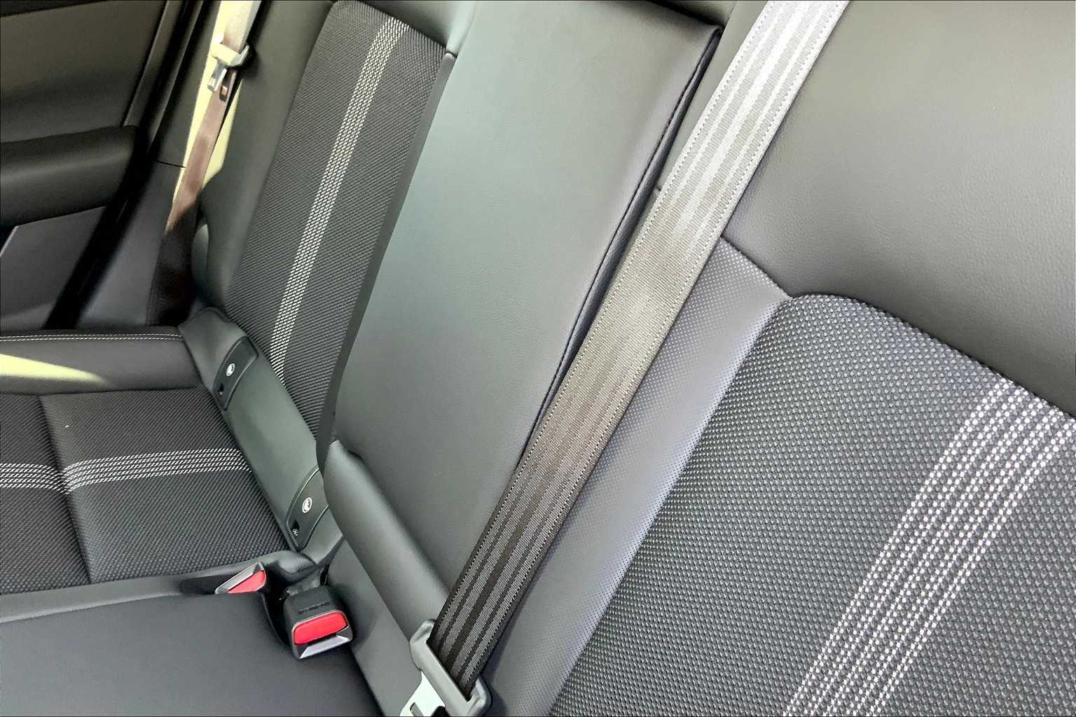 2025 Mazda CX-50 2.5 S Select Package Image 8 of 20