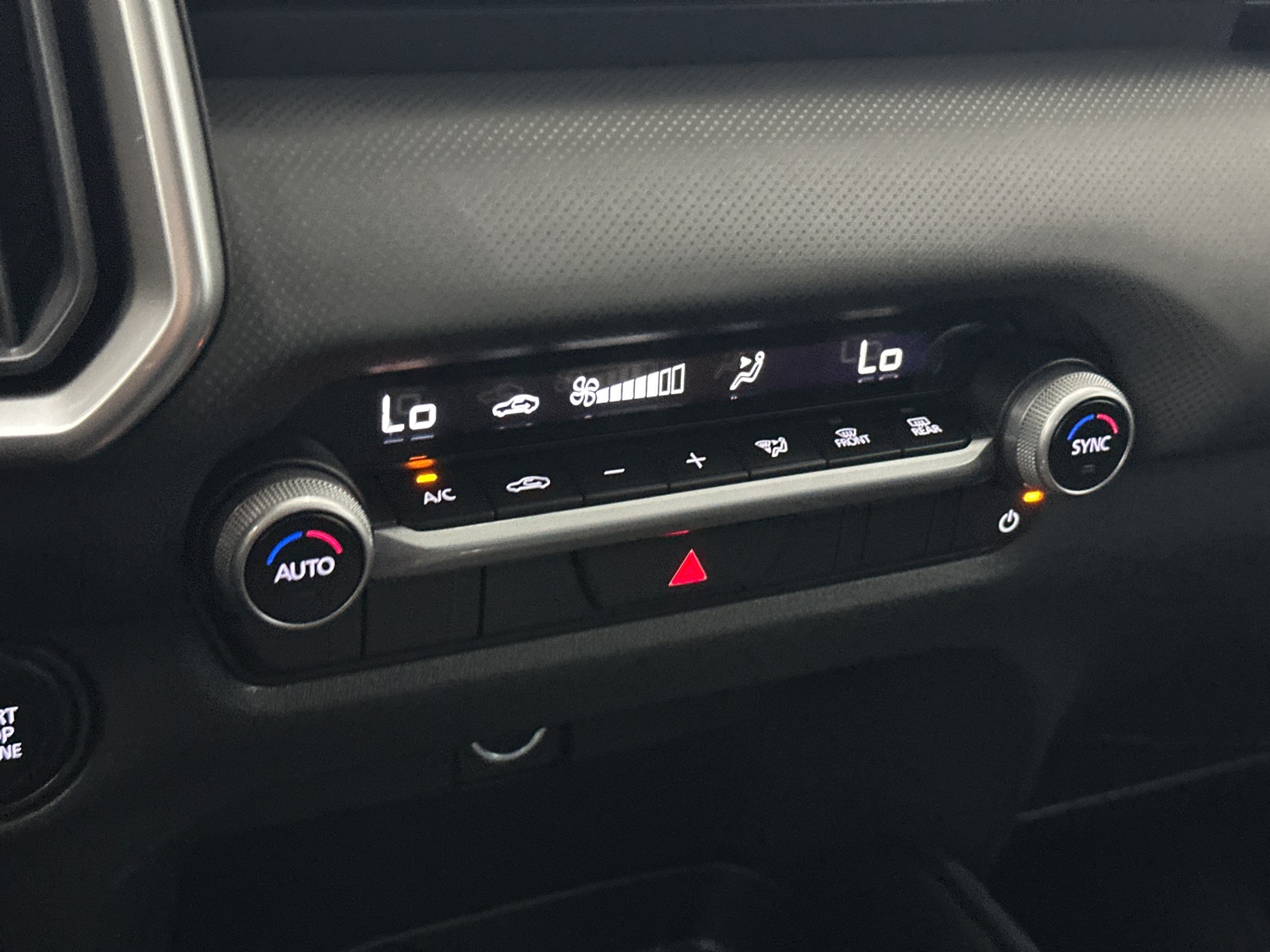 2025 Mazda CX-50 2.5 S Select Package Image 30 of 35