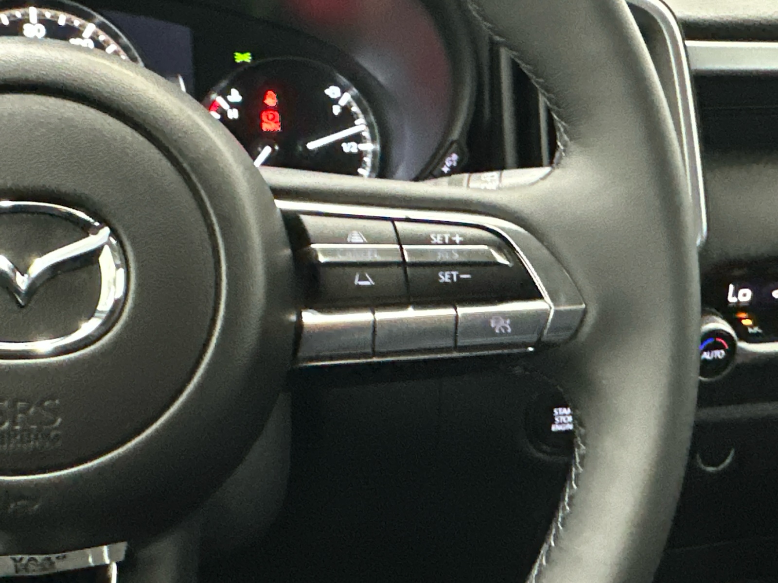 2025 Mazda CX-50 2.5 S Select Package Image 17 of 35