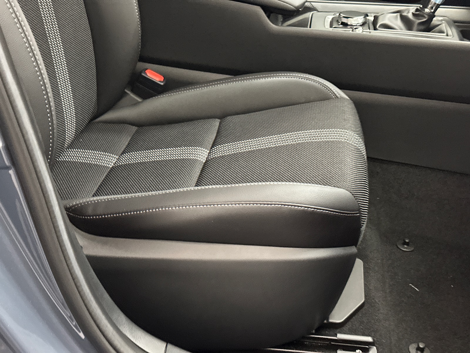 2025 Mazda CX-50 2.5 S Select Package Image 9 of 35