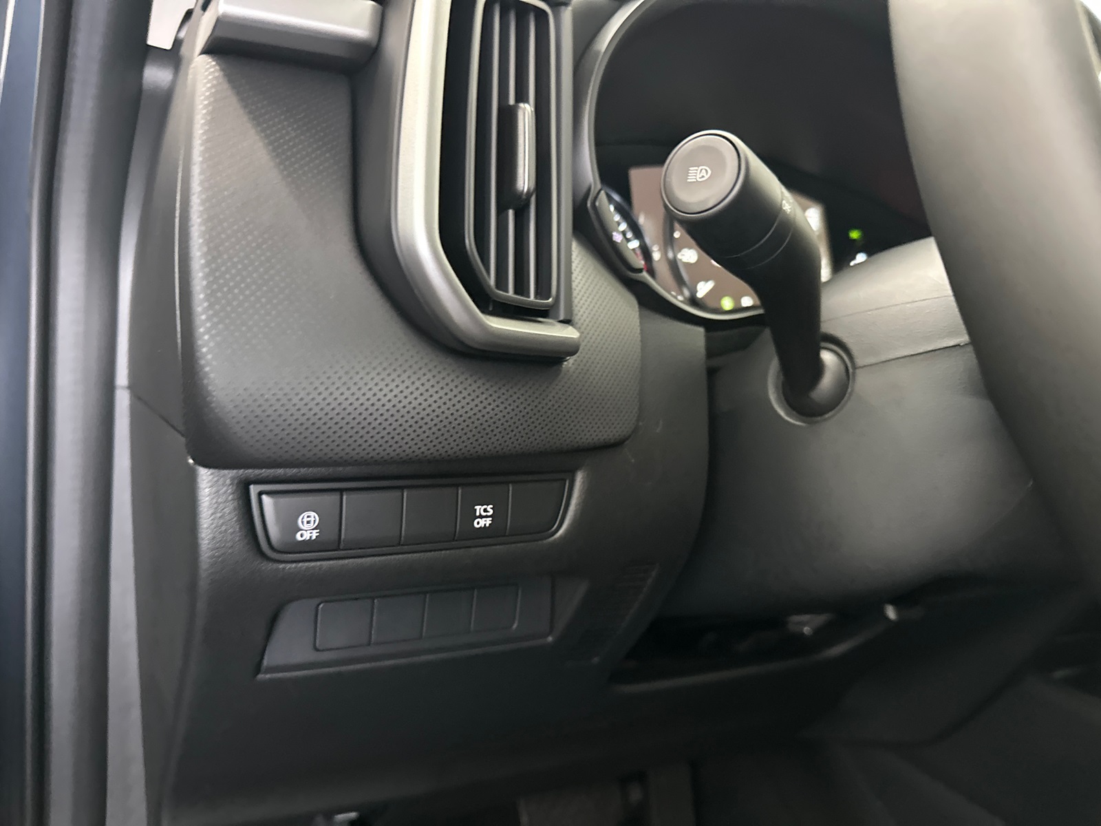 2025 Mazda CX-50 2.5 S Select Package Image 32 of 35