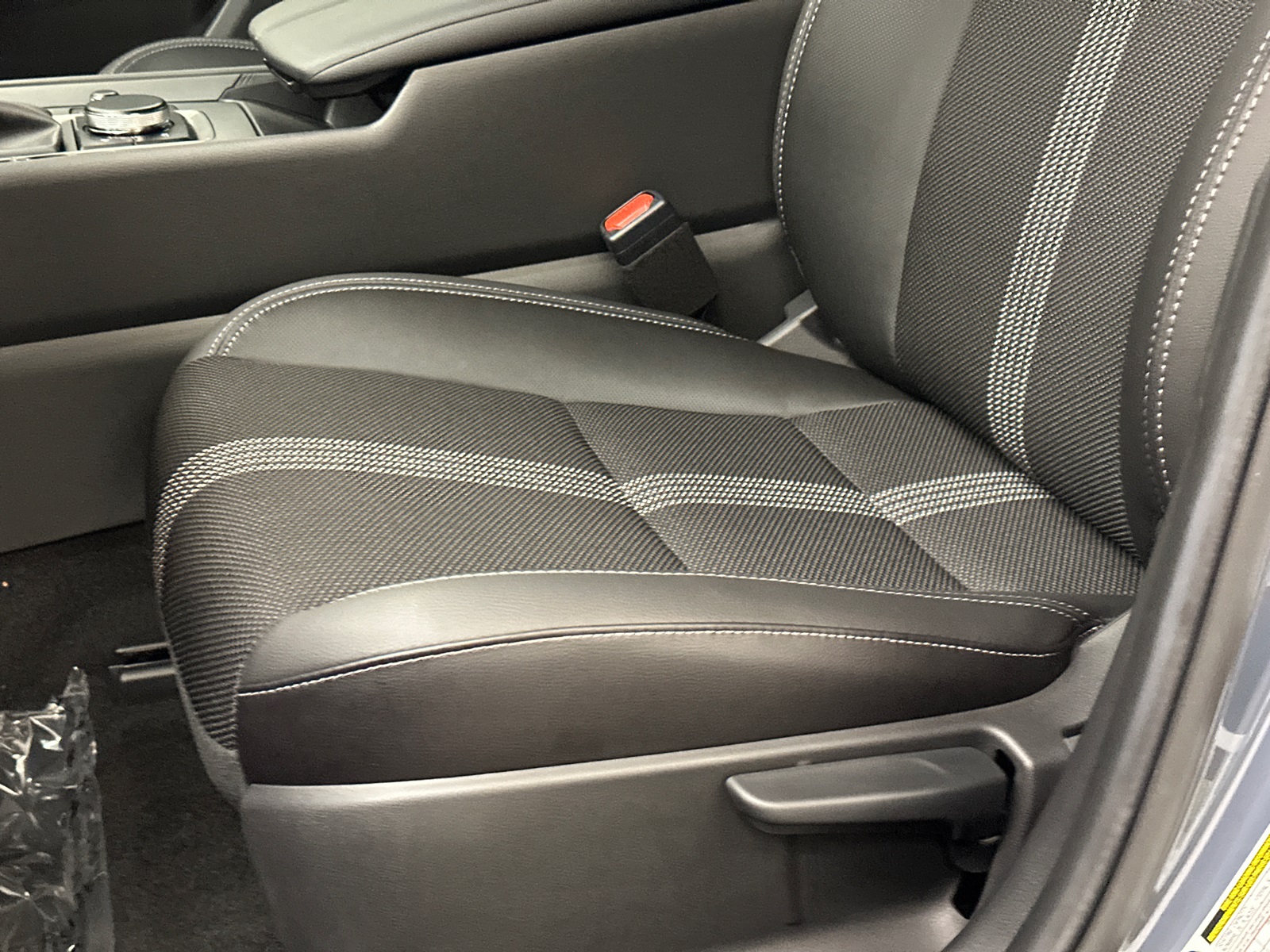 2025 Mazda CX-50 2.5 S Select Package Image 33 of 35