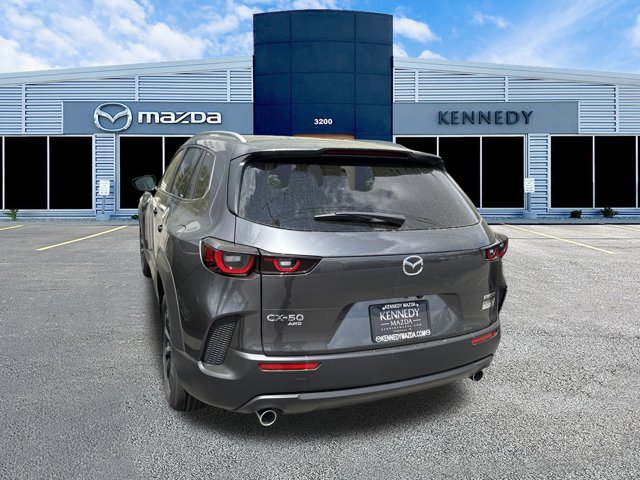 Vehicle image 8 of 9