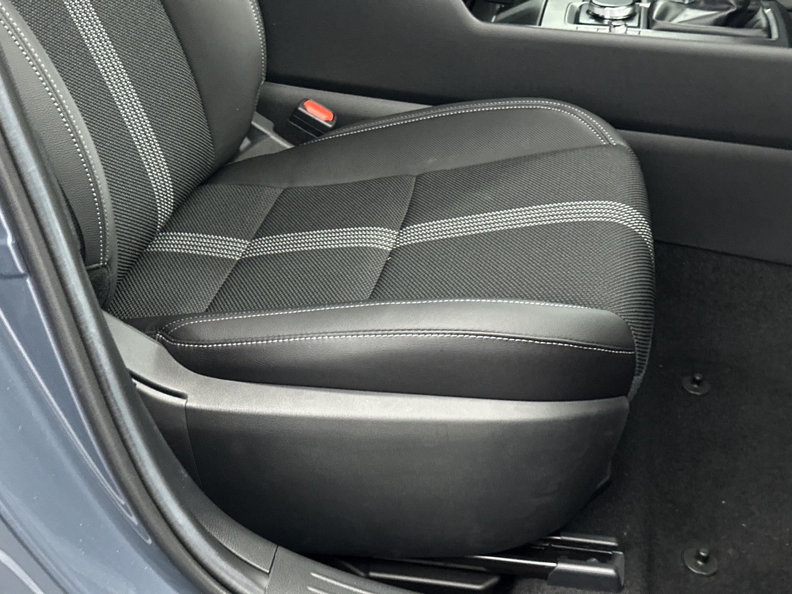 2025 Mazda CX-50 2.5 S Select Package Image 9 of 33