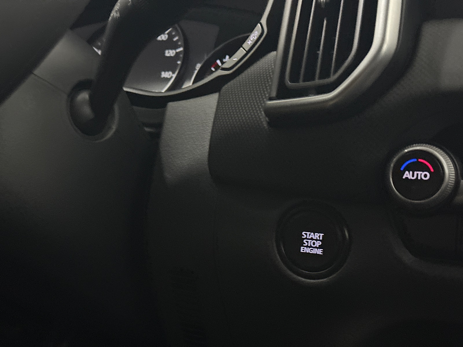 2025 Mazda CX-50 2.5 S Select Package Image 26 of 33