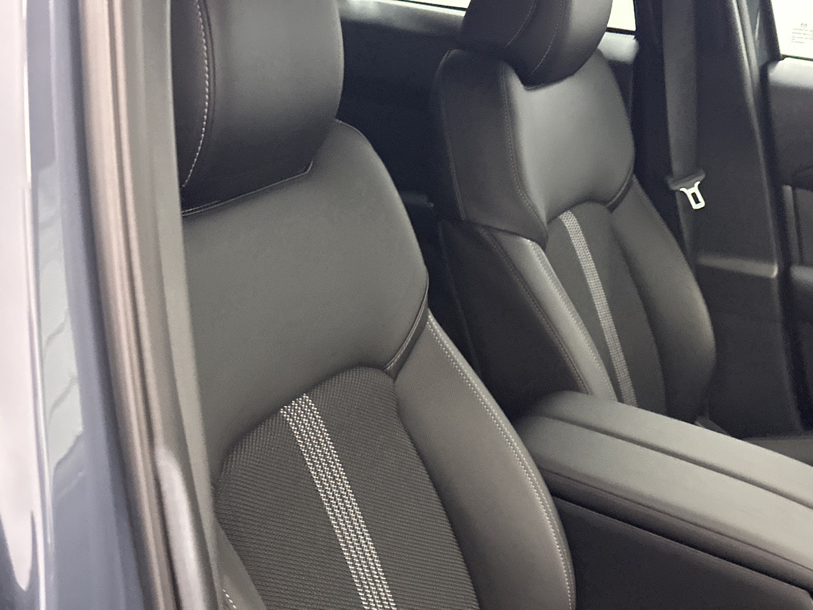 2025 Mazda CX-50 2.5 S Select Package Image 7 of 33