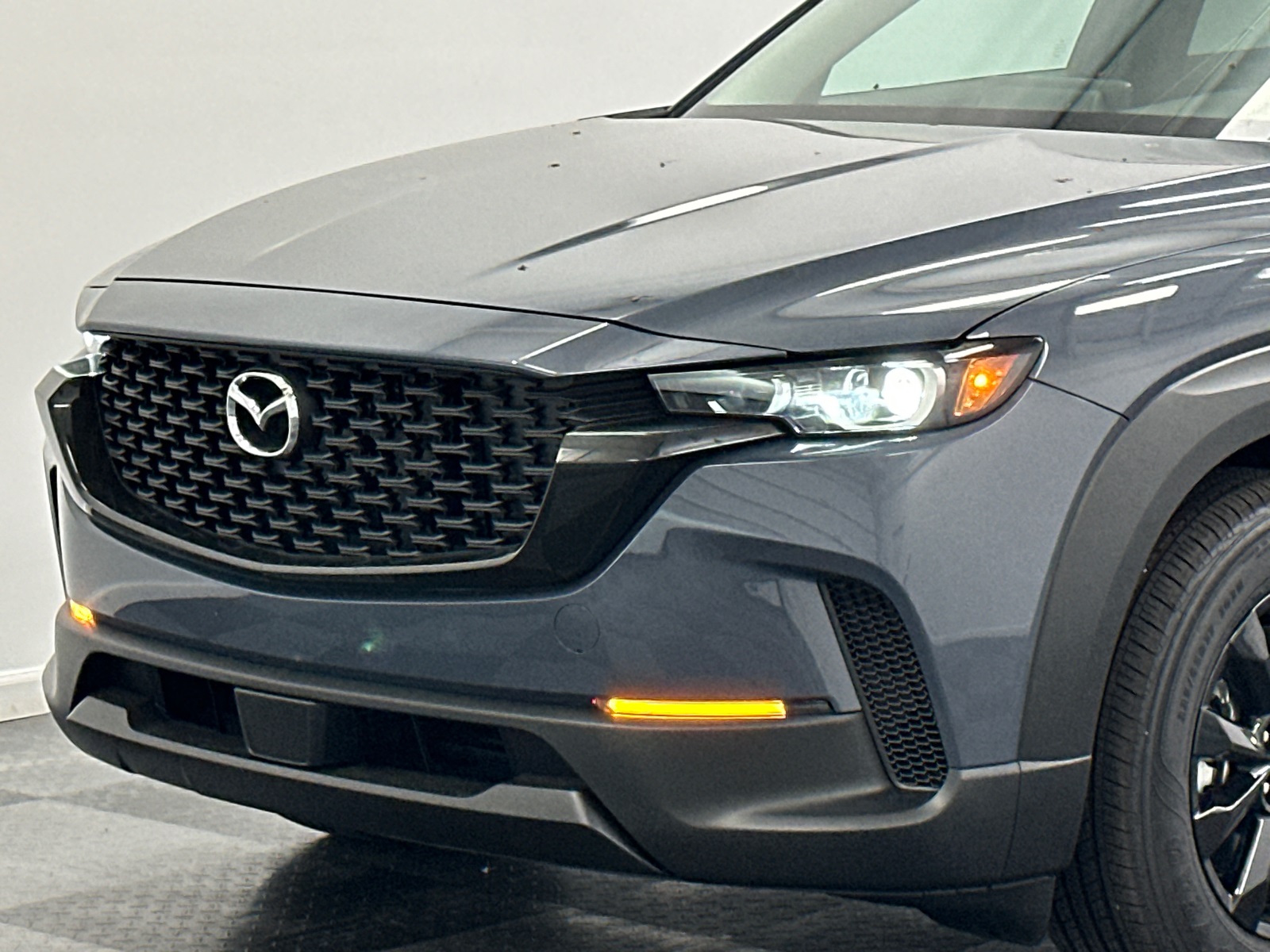 2025 Mazda CX-50 2.5 S Select Package Image 28 of 33