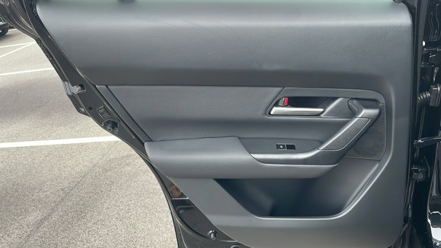 Vehicle image 21 of 37
