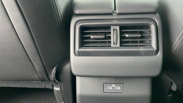 Vehicle image 22 of 37