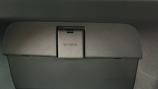 Vehicle image 27 of 37
