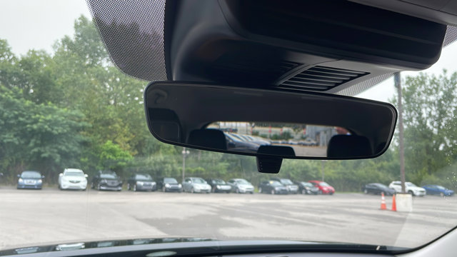 Vehicle image 34 of 37