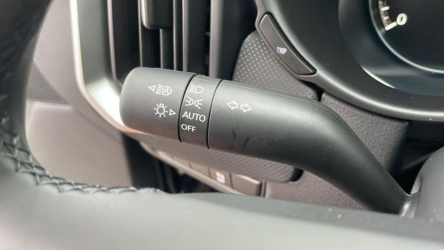 Vehicle image 26 of 37