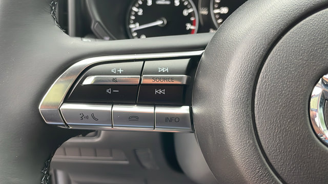 Vehicle image 28 of 37