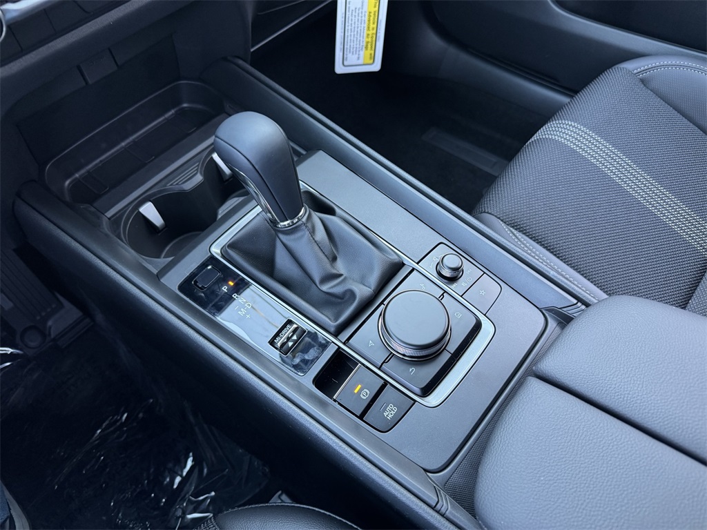 Vehicle image 27 of 34