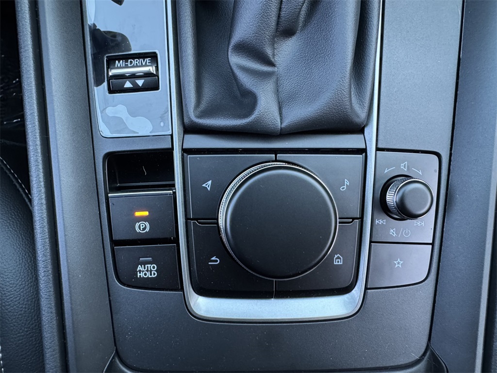Vehicle image 28 of 34