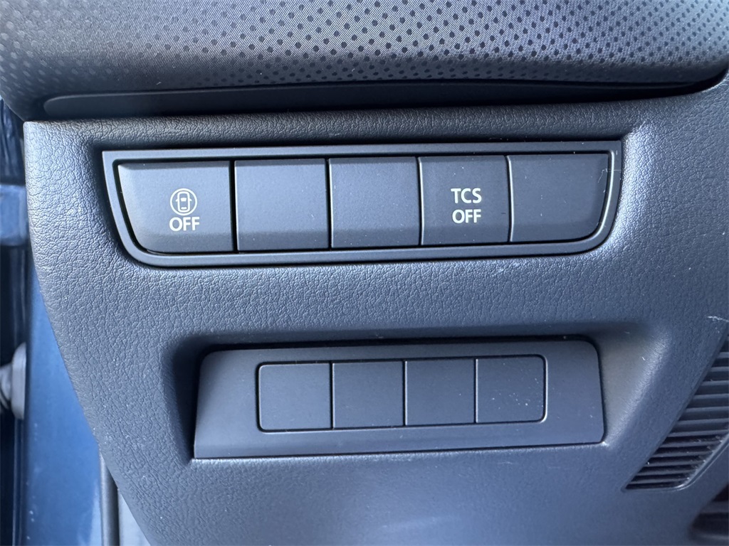 Vehicle image 20 of 34