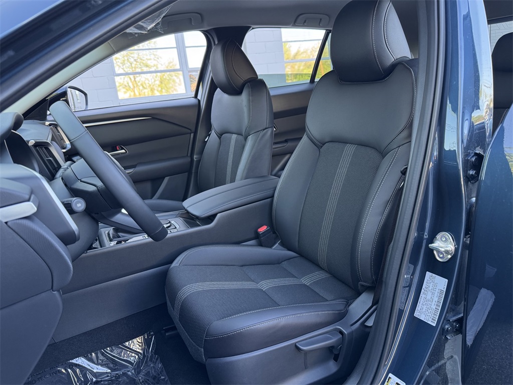 Vehicle image 13 of 34
