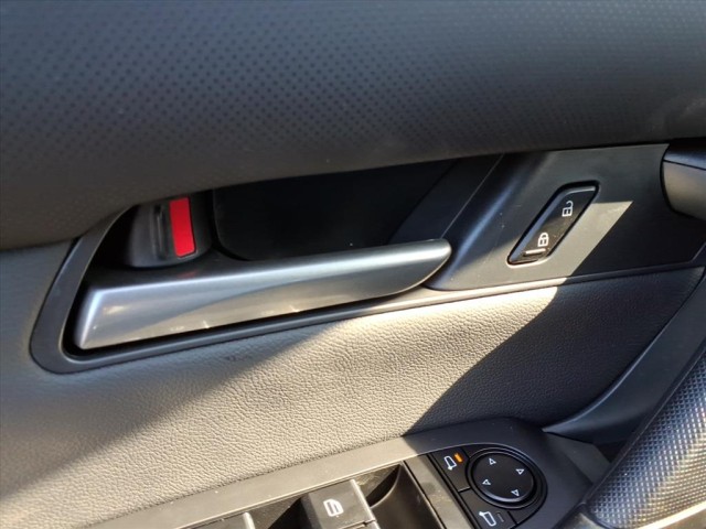 2025 Mazda CX-50 2.5 S Select Package Image 18 of 28