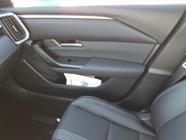 2025 Mazda CX-50 2.5 S Select Package Image 13 of 28