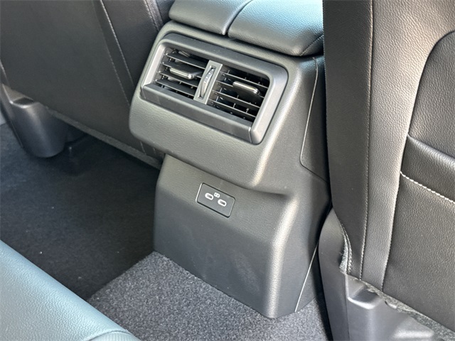 2025 Mazda CX-50 2.5 S Select Package Image 28 of 39