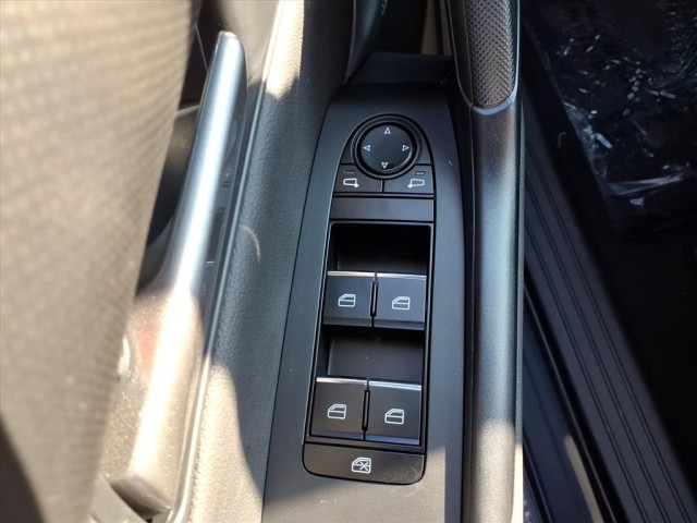 2025 Mazda CX-50 2.5 S Select Package Image 21 of 30