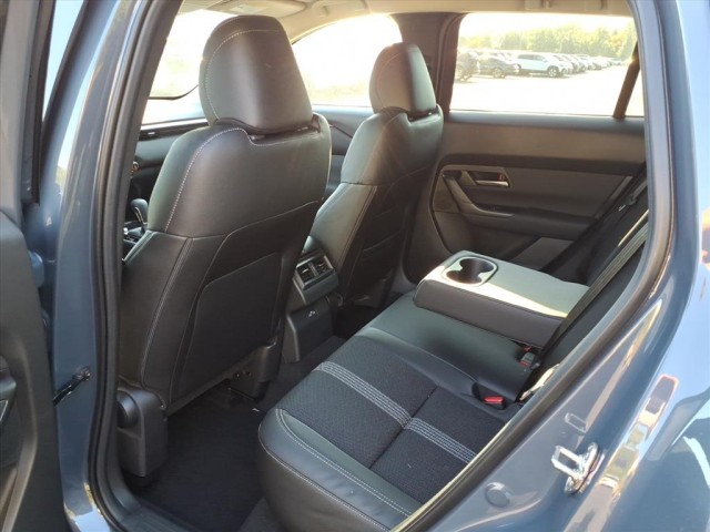 2025 Mazda CX-50 2.5 S Select Package Image 10 of 30