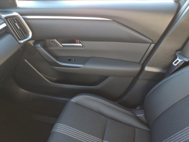 2025 Mazda CX-50 2.5 S Select Package Image 13 of 30