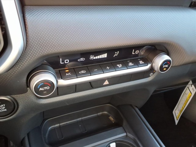 2025 Mazda CX-50 2.5 S Select Package Image 27 of 30