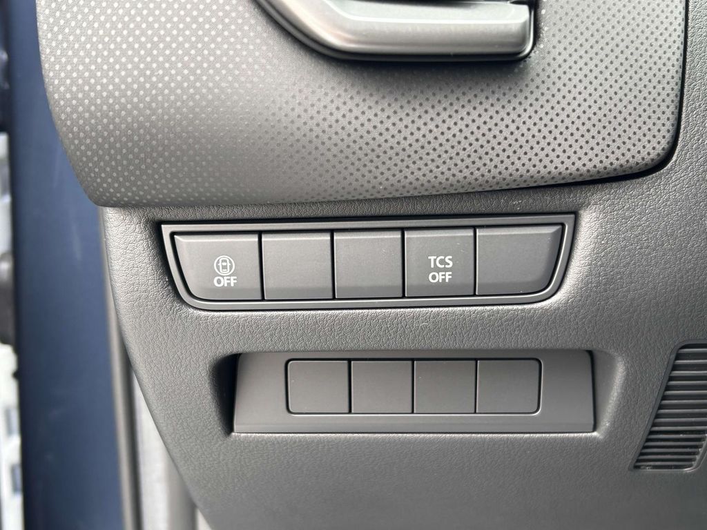 Vehicle image 24 of 30